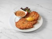 XXL Schnitzel mit Zitronen-Pfefferpanade